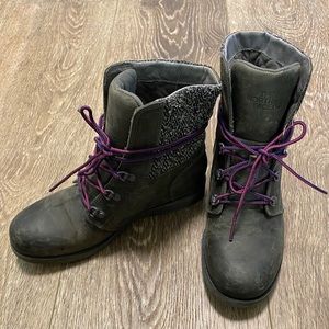Women’s The Northface Size 7 Boots Like New
